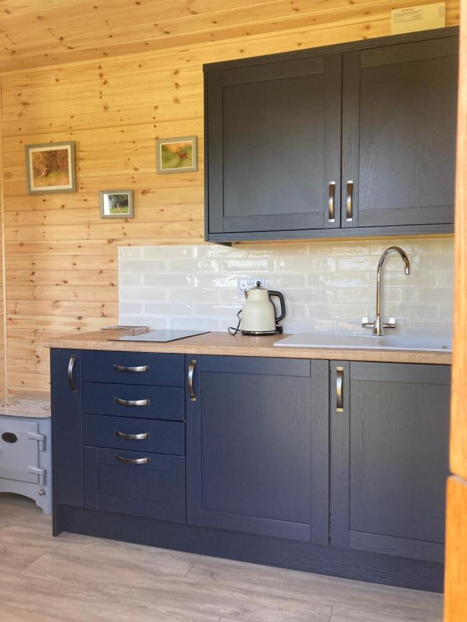 Shepherd's Huts In Barley Meadow At Spring Hill Farm Campo de lujo *
