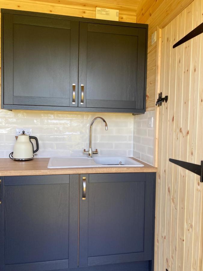 Shepherd's Huts In Barley Meadow At Spring Hill Farm Campo de lujo *